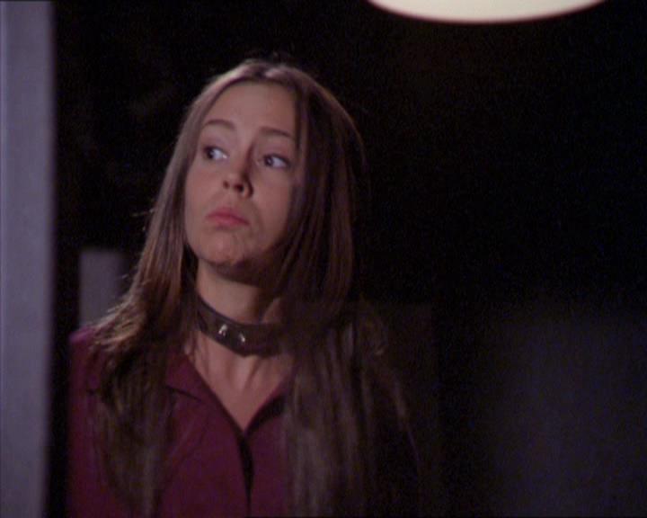 Charmed-Online_dot_net-2x02MoralityBites0802.jpg