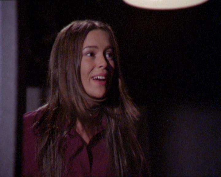 Charmed-Online_dot_net-2x02MoralityBites0803.jpg