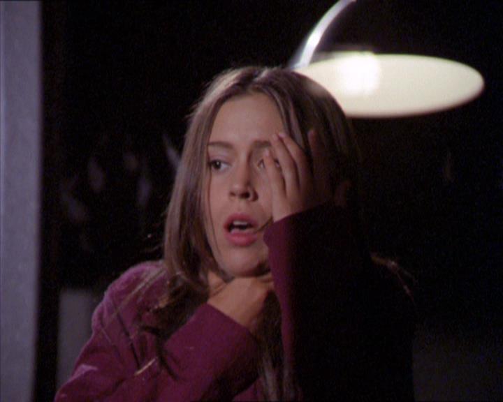 Charmed-Online_dot_net-2x02MoralityBites0816.jpg