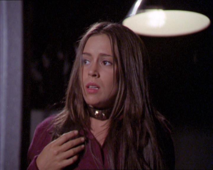Charmed-Online_dot_net-2x02MoralityBites0820.jpg