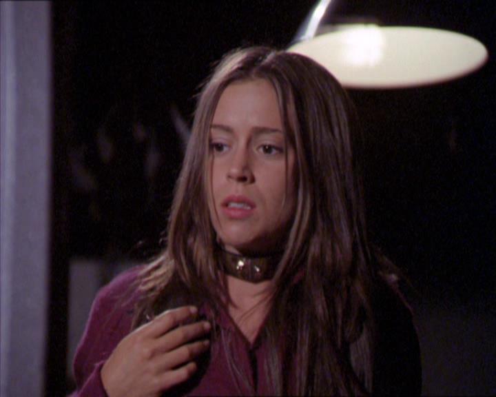 Charmed-Online_dot_net-2x02MoralityBites0824.jpg
