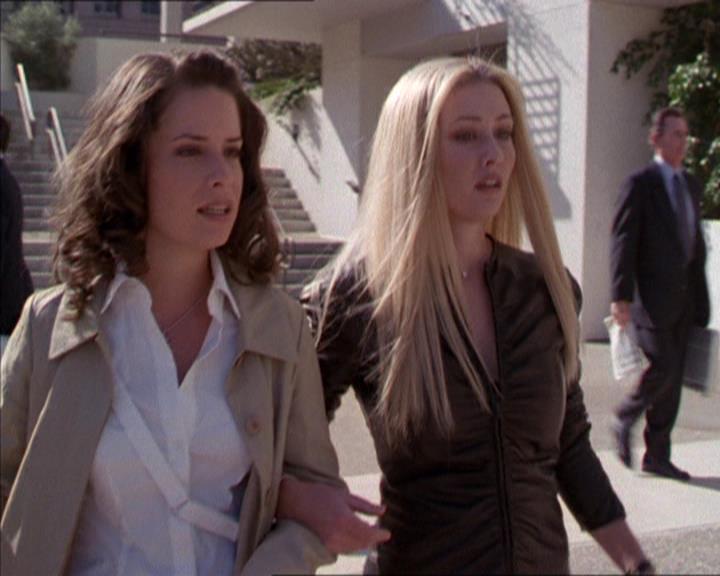 Charmed-Online_dot_net-2x02MoralityBites0848.jpg