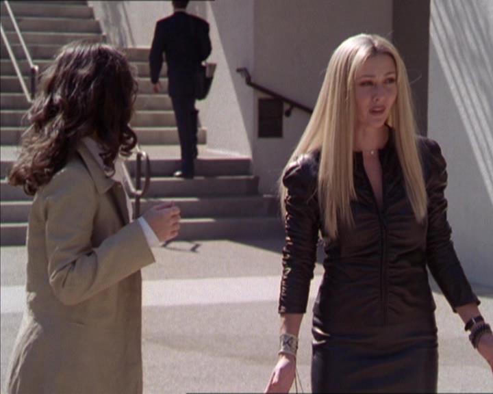 Charmed-Online_dot_net-2x02MoralityBites0860.jpg Charmed-Online_dot_net-2x02MoralityBites0860.jpg