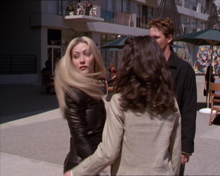 Charmed-Online_dot_net-2x02MoralityBites0893.jpg
