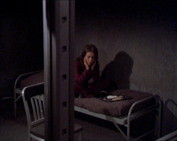 Charmed-Online_dot_net-2x02MoralityBites0918.jpg