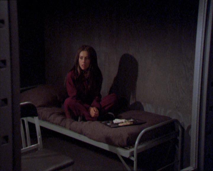 Charmed-Online_dot_net-2x02MoralityBites0920.jpg