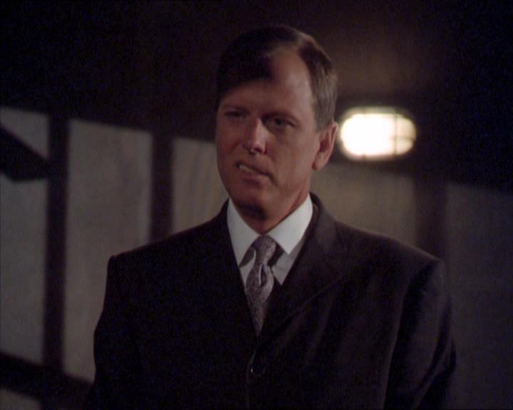 Charmed-Online_dot_net-2x02MoralityBites0938.jpg