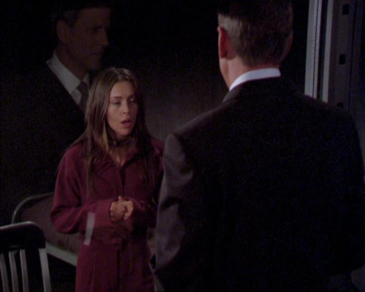 Charmed-Online_dot_net-2x02MoralityBites0951.jpg