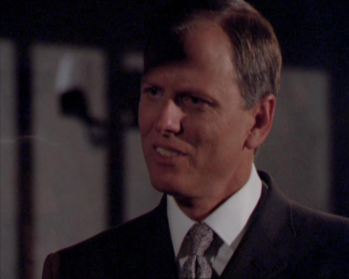 Charmed-Online_dot_net-2x02MoralityBites0967.jpg