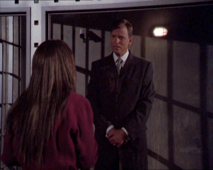 Charmed-Online_dot_net-2x02MoralityBites0973.jpg