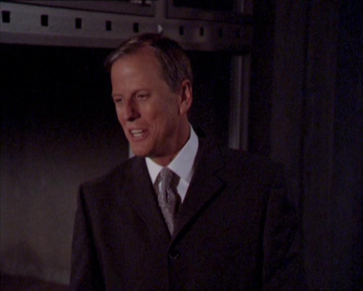 Charmed-Online_dot_net-2x02MoralityBites0982.jpg