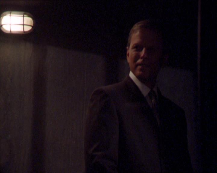 Charmed-Online_dot_net-2x02MoralityBites0994.jpg