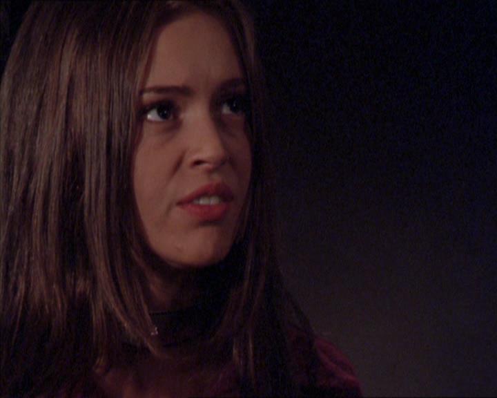 Charmed-Online_dot_net-2x02MoralityBites1014.jpg