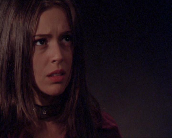 Charmed-Online_dot_net-2x02MoralityBites1023.jpg