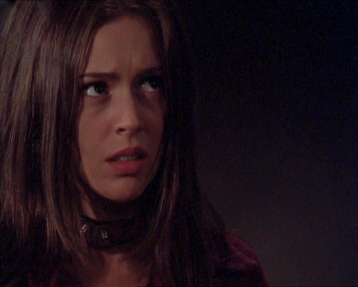 Charmed-Online_dot_net-2x02MoralityBites1030.jpg
