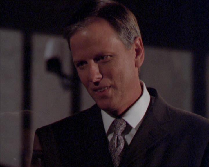 Charmed-Online_dot_net-2x02MoralityBites1032.jpg