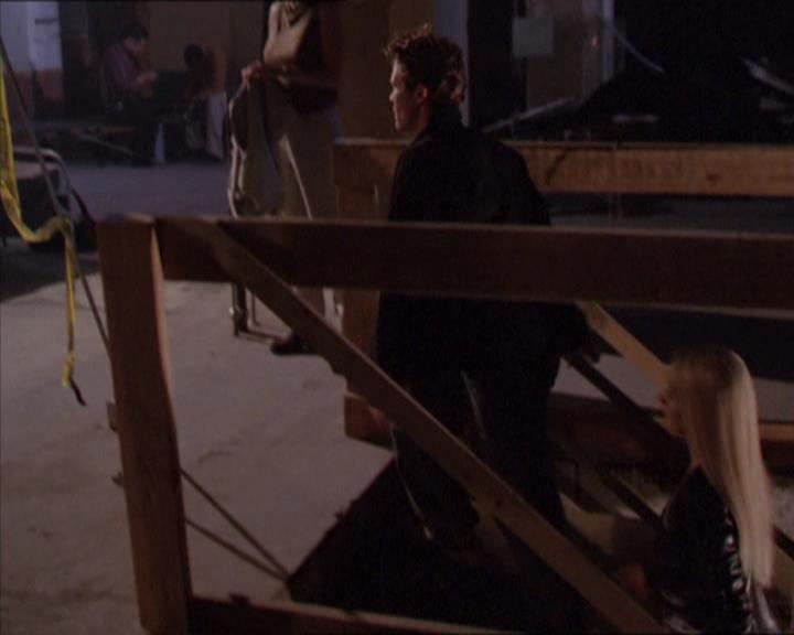 Charmed-Online_dot_net-2x02MoralityBites1048.jpg