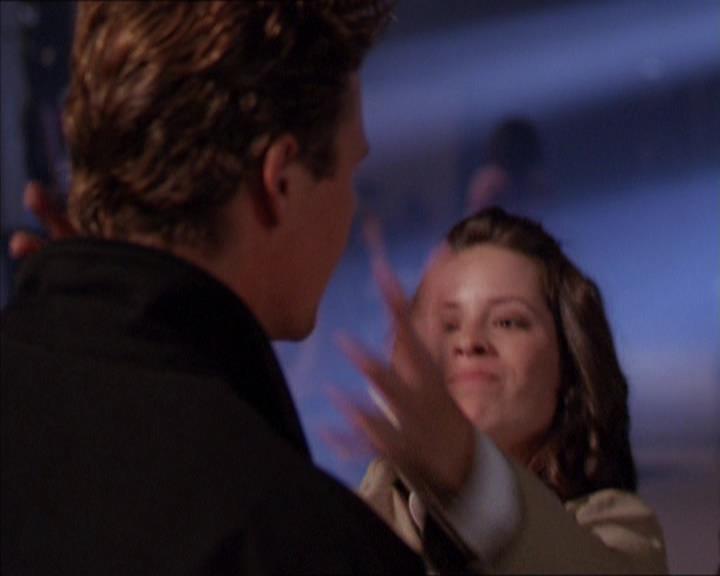 Charmed-Online_dot_net-2x02MoralityBites1070.jpg