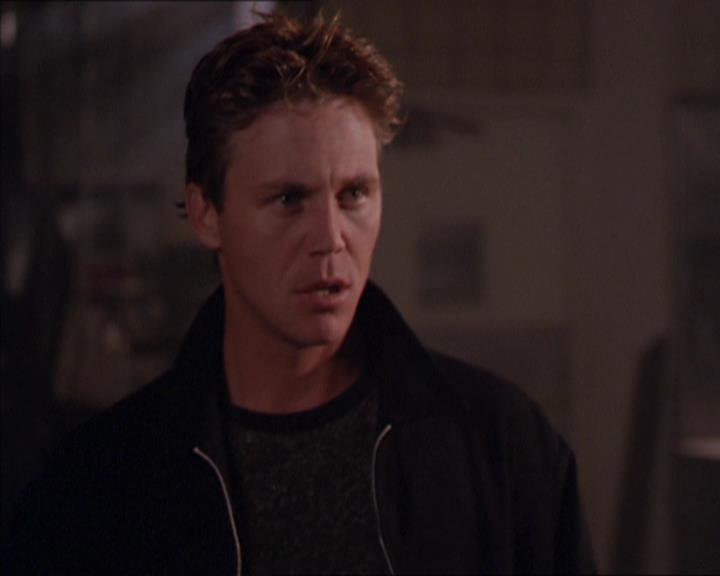 Charmed-Online_dot_net-2x02MoralityBites1079.jpg