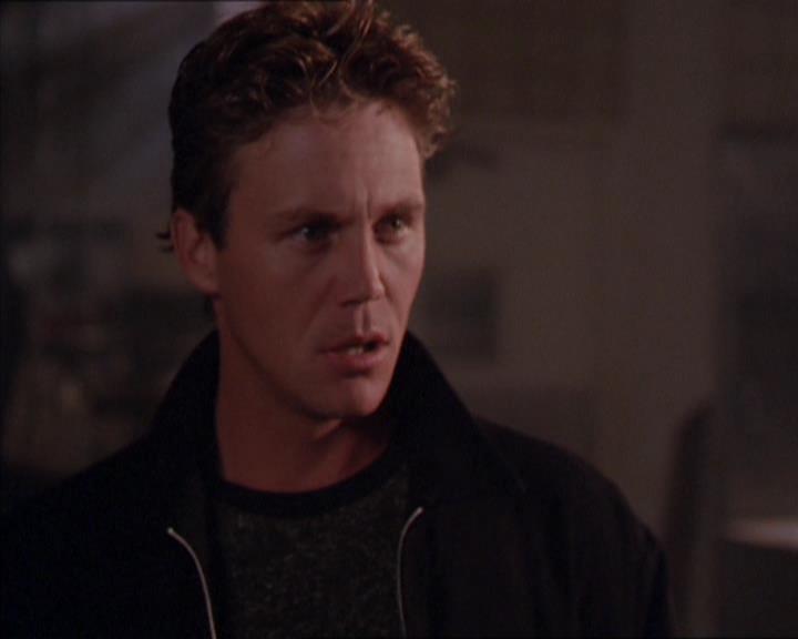 Charmed-Online_dot_net-2x02MoralityBites1080.jpg