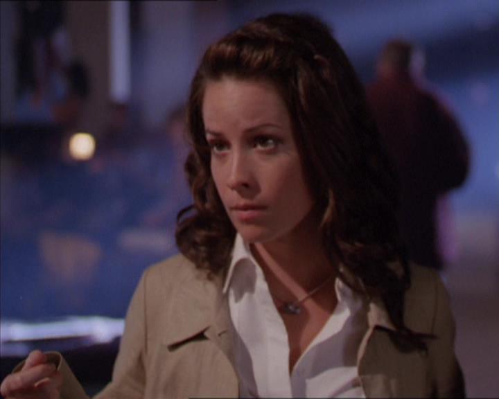 Charmed-Online_dot_net-2x02MoralityBites1094.jpg