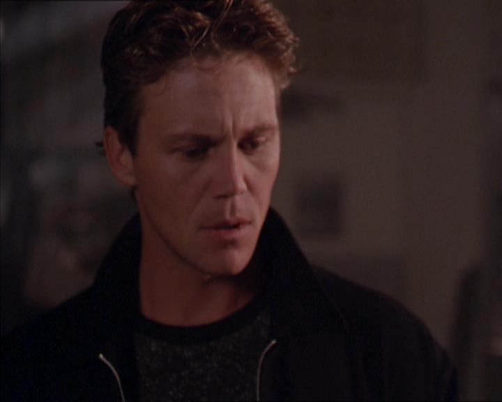 Charmed-Online_dot_net-2x02MoralityBites1096.jpg
