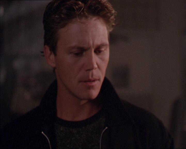 Charmed-Online_dot_net-2x02MoralityBites1097.jpg