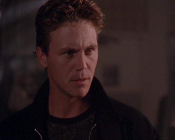Charmed-Online_dot_net-2x02MoralityBites1101.jpg