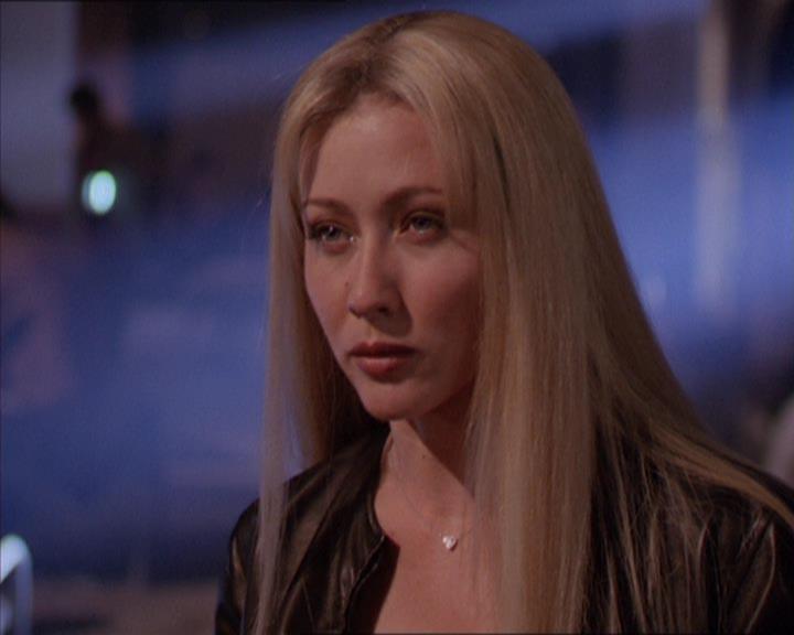 Charmed-Online_dot_net-2x02MoralityBites1103.jpg