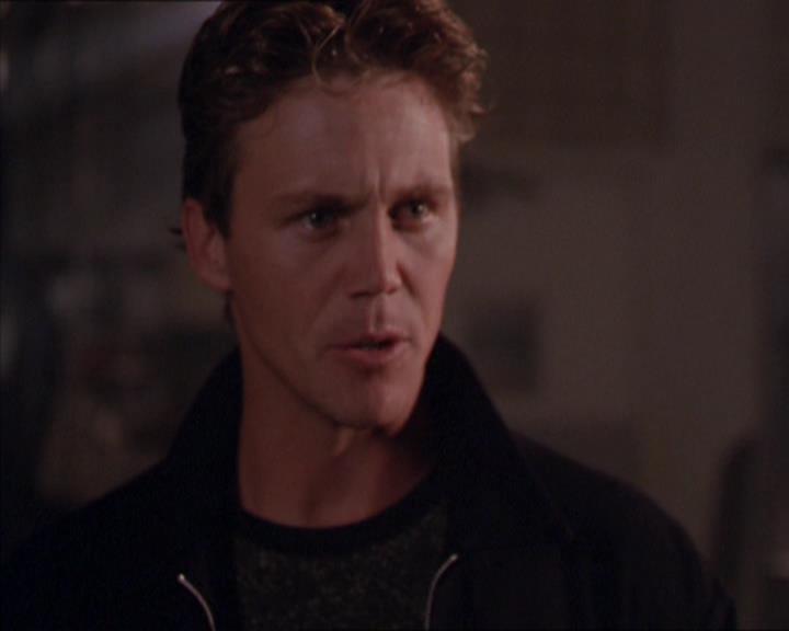 Charmed-Online_dot_net-2x02MoralityBites1106.jpg