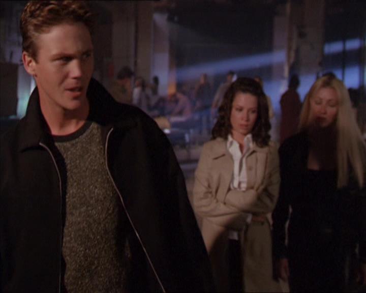 Charmed-Online_dot_net-2x02MoralityBites1122.jpg