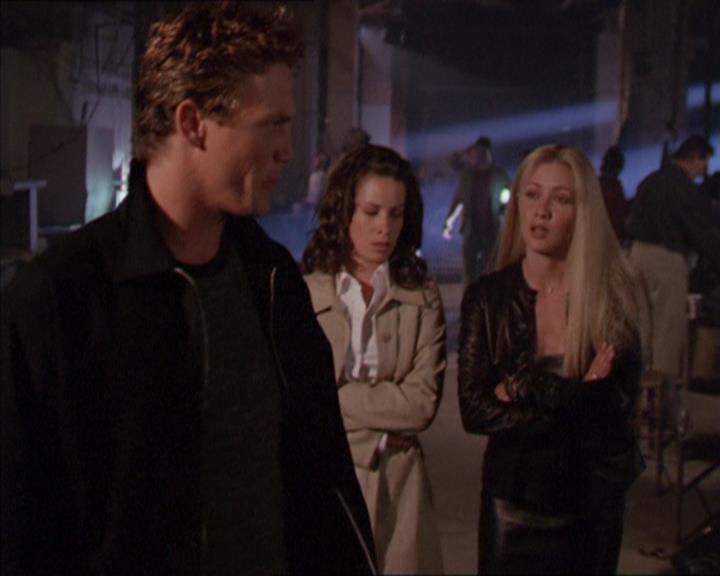 Charmed-Online_dot_net-2x02MoralityBites1123.jpg