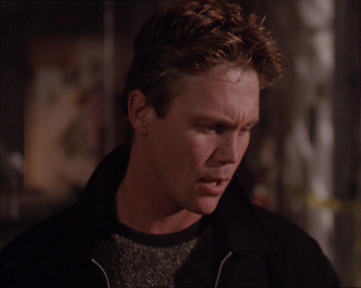 Charmed-Online_dot_net-2x02MoralityBites1132.jpg