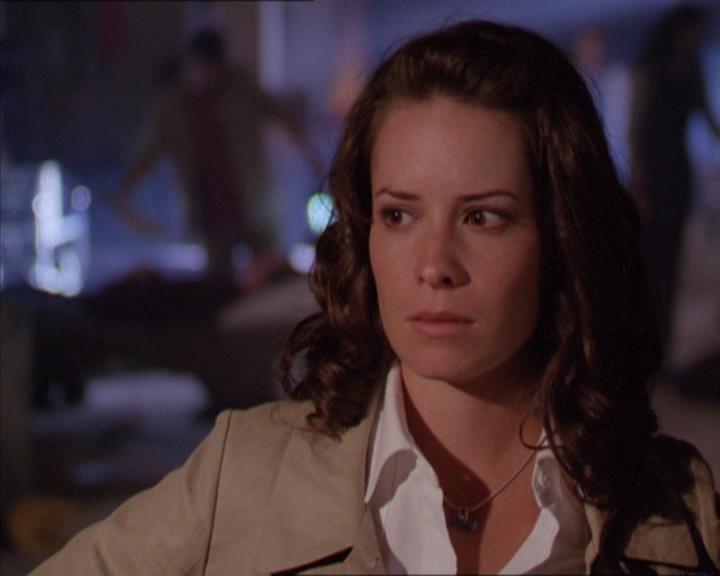Charmed-Online_dot_net-2x02MoralityBites1135.jpg
