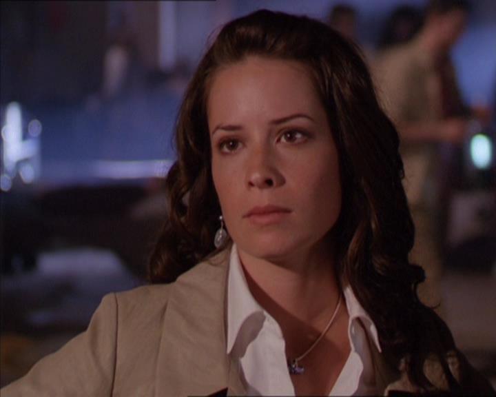 Charmed-Online_dot_net-2x02MoralityBites1146.jpg