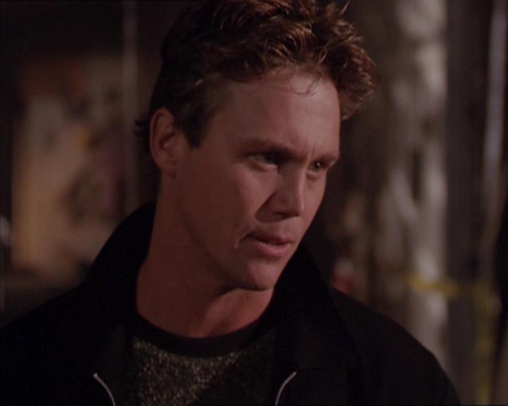 Charmed-Online_dot_net-2x02MoralityBites1160.jpg
