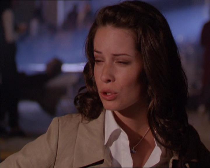 Charmed-Online_dot_net-2x02MoralityBites1168.jpg