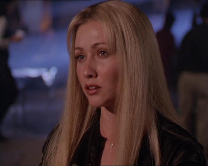 Charmed-Online_dot_net-2x02MoralityBites1173.jpg