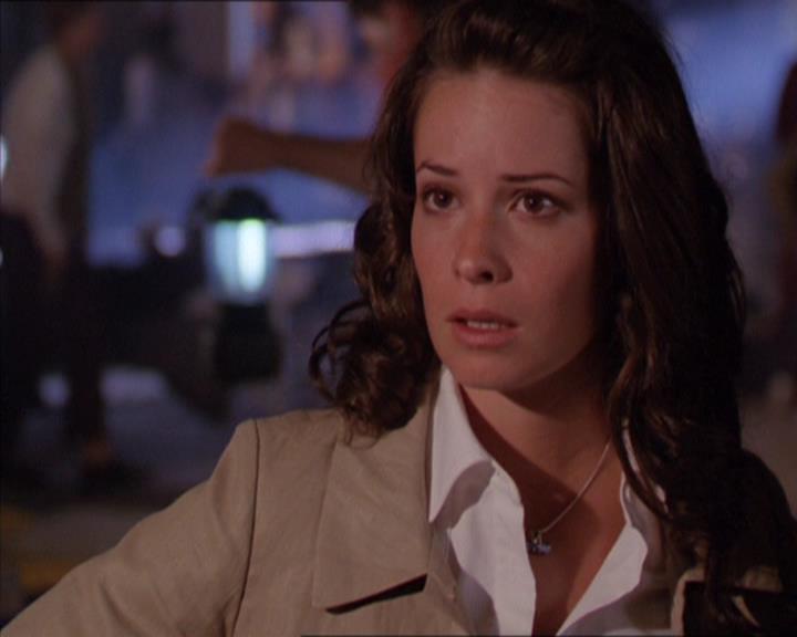 Charmed-Online_dot_net-2x02MoralityBites1175.jpg