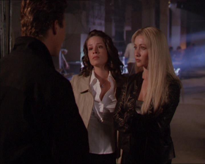 Charmed-Online_dot_net-2x02MoralityBites1184.jpg