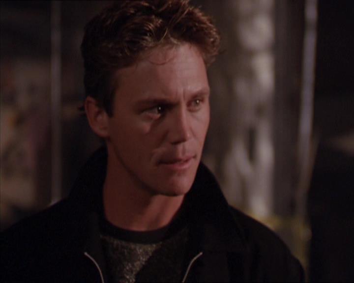 Charmed-Online_dot_net-2x02MoralityBites1200.jpg