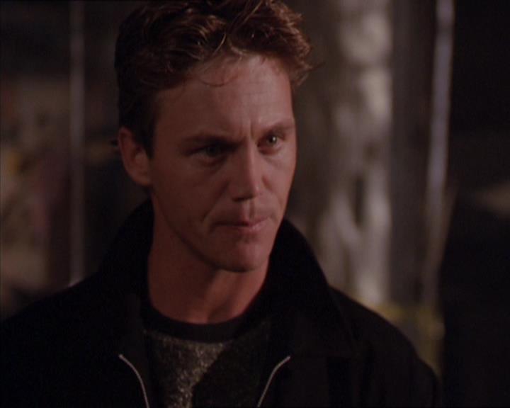 Charmed-Online_dot_net-2x02MoralityBites1202.jpg