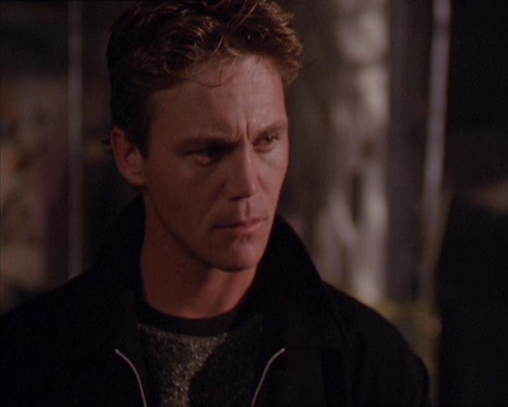 Charmed-Online_dot_net-2x02MoralityBites1206.jpg