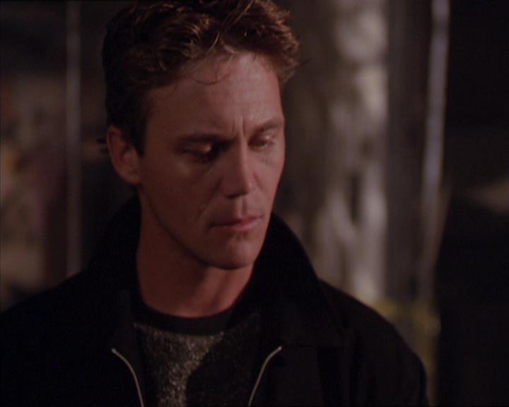 Charmed-Online_dot_net-2x02MoralityBites1207.jpg