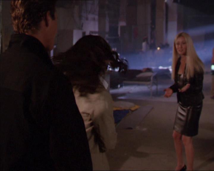 Charmed-Online_dot_net-2x02MoralityBites1218.jpg