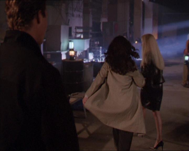 Charmed-Online_dot_net-2x02MoralityBites1219.jpg
