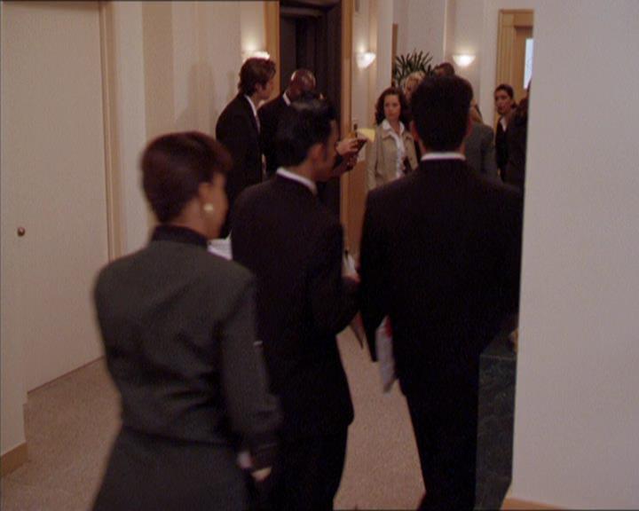 Charmed-Online_dot_net-2x02MoralityBites1232.jpg