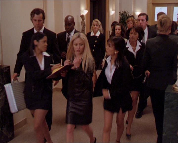 Charmed-Online_dot_net-2x02MoralityBites1235.jpg