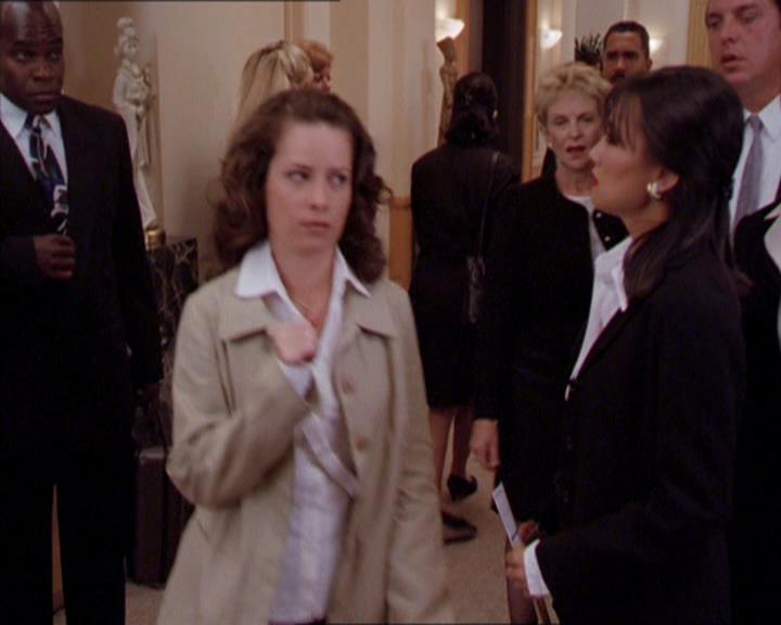Charmed-Online_dot_net-2x02MoralityBites1242.jpg