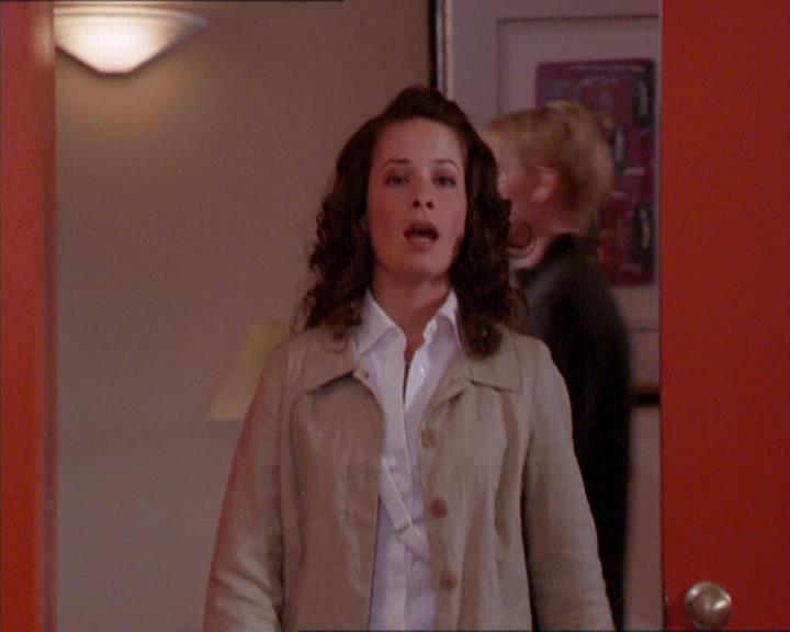 Charmed-Online_dot_net-2x02MoralityBites1249.jpg